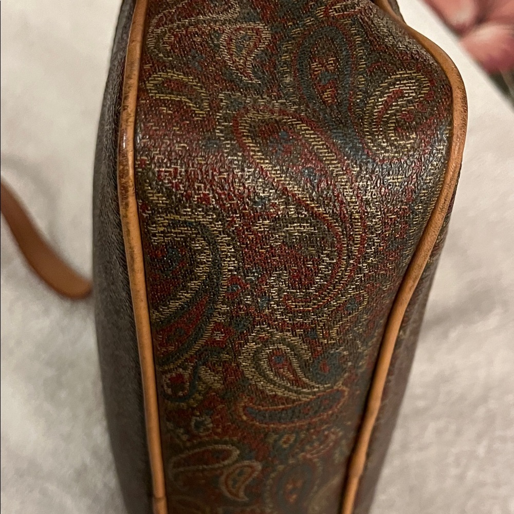 Elegant Brown Paisley Crossbody Bag - Picture 4 of 9